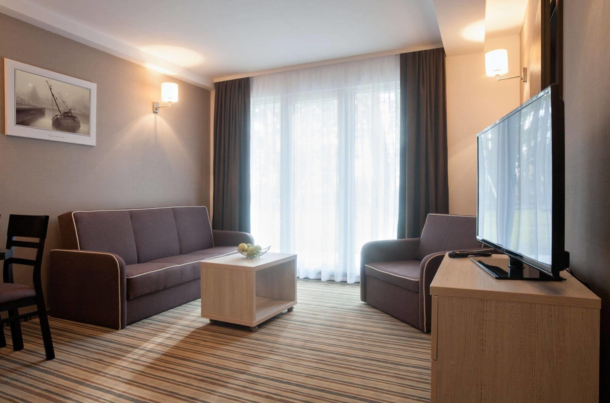 Waterside Resort Darlowko Esterno foto
