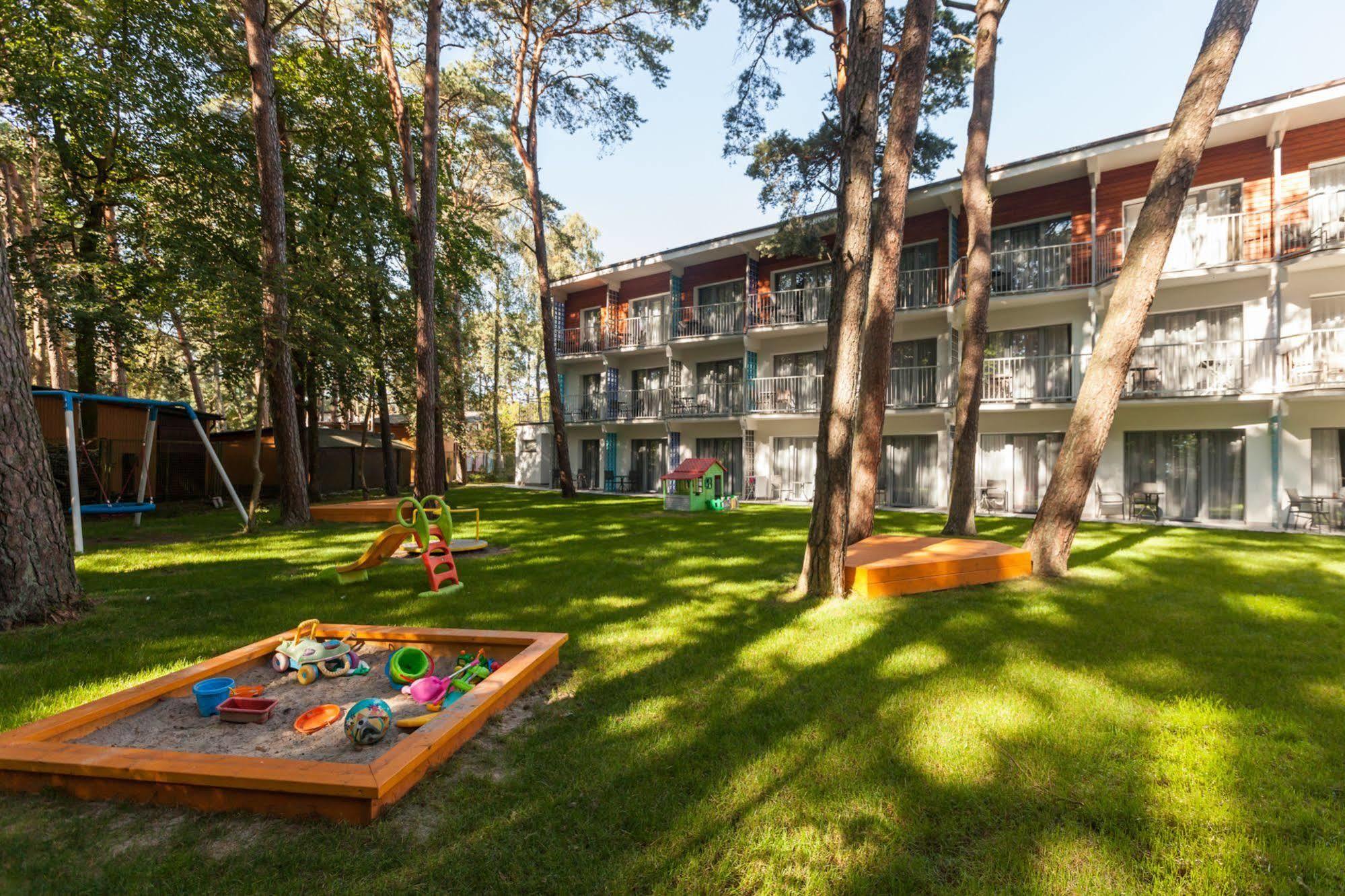 Waterside Resort Darlowko Esterno foto