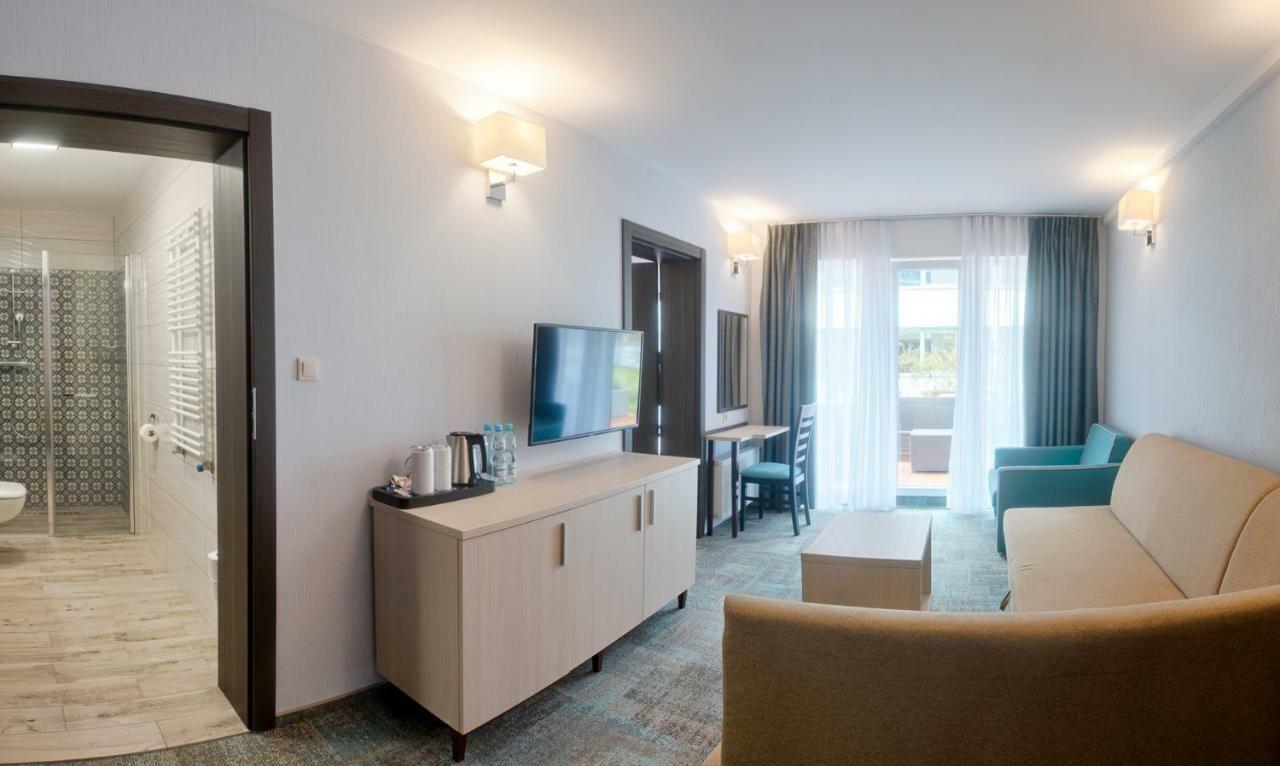 Waterside Resort Darlowko Esterno foto